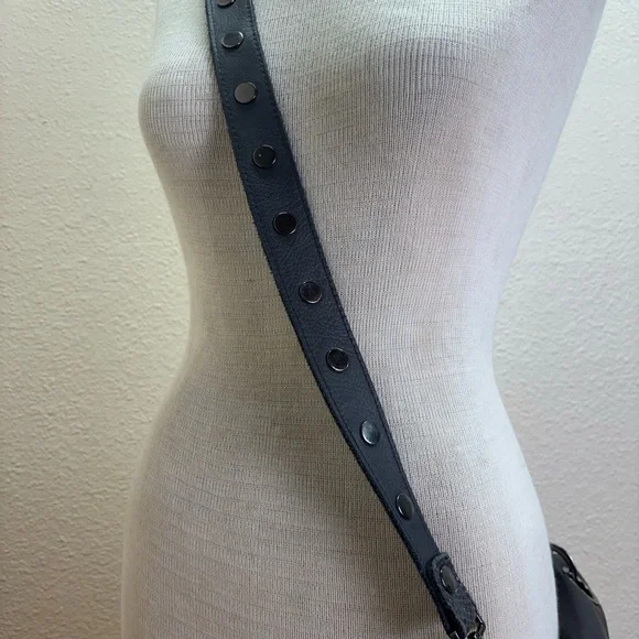 Hammitt Montana Large Reversible Crossbody Black Snake & Pebbled Leather - Picture 4 of 14